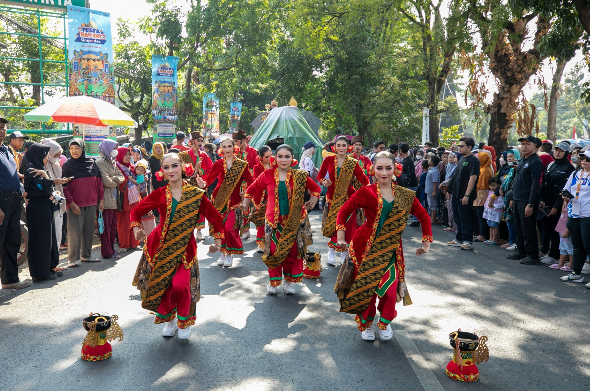 Meriahkan Pandaan dengan seni dan edukasi keuangan dalam event Pesta Rakyat Simpedes 2023